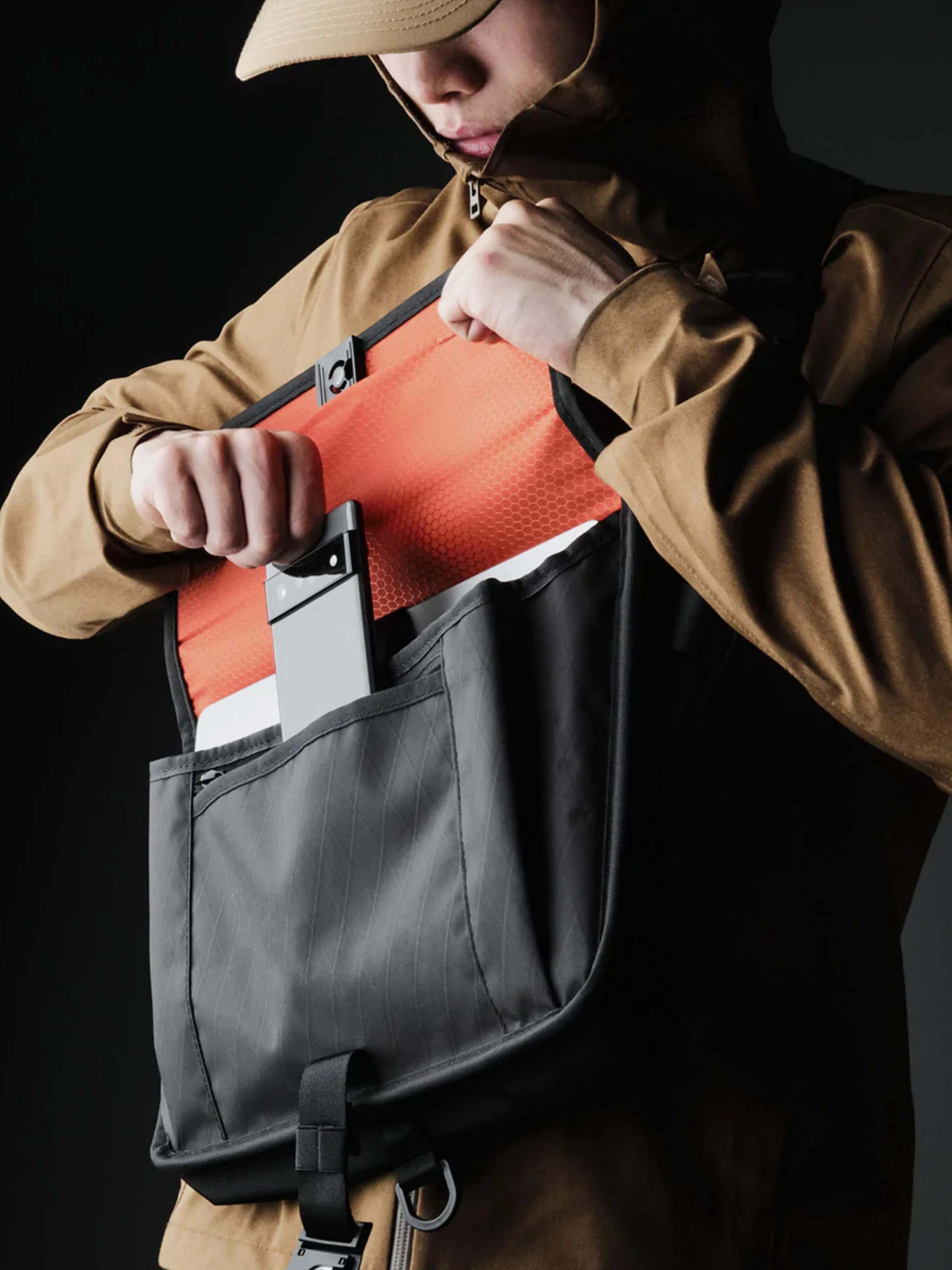 Alpaka Alpha Sling Limited Edition