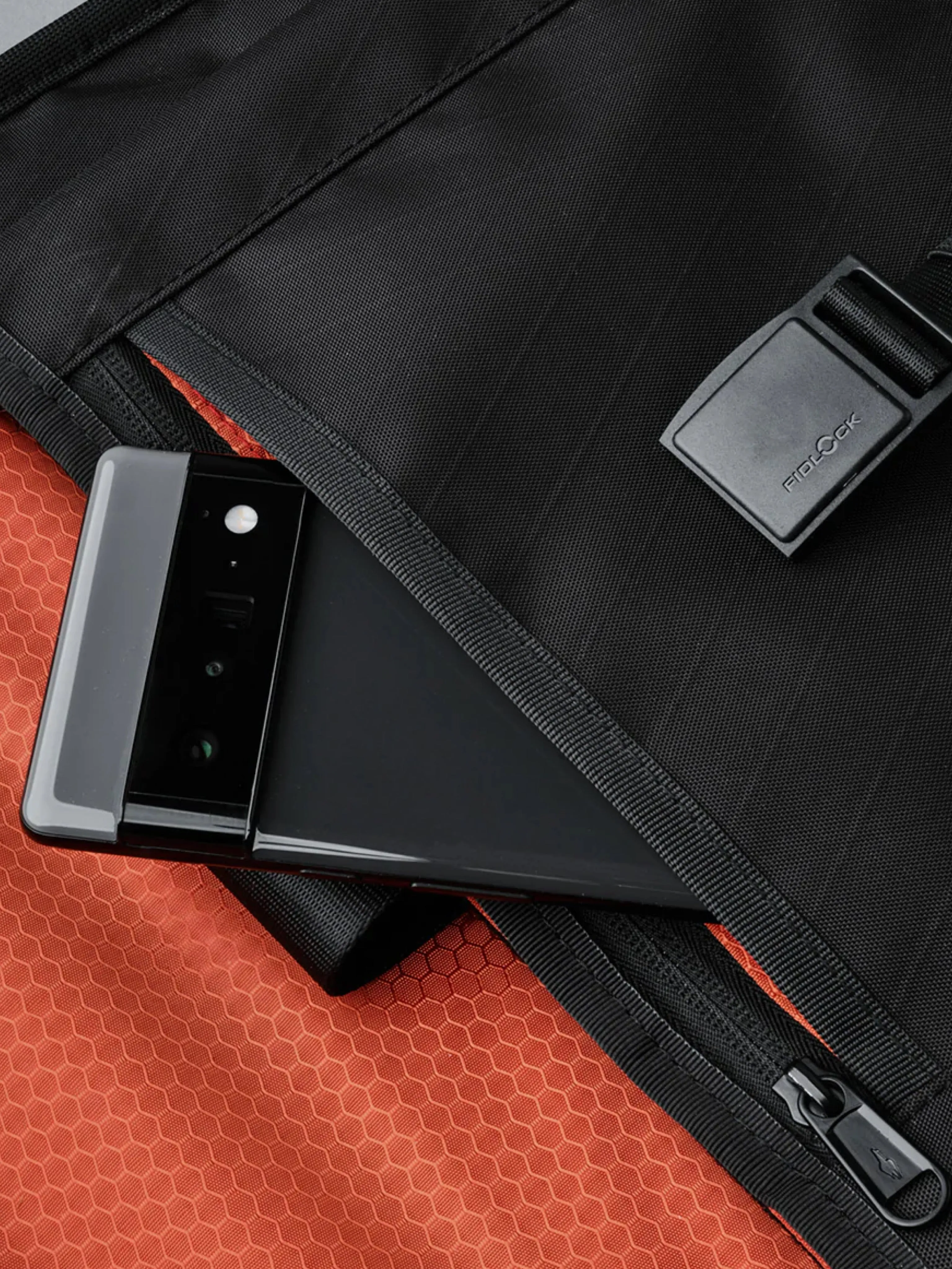 Alpaka Alpha Sling Limited Edition