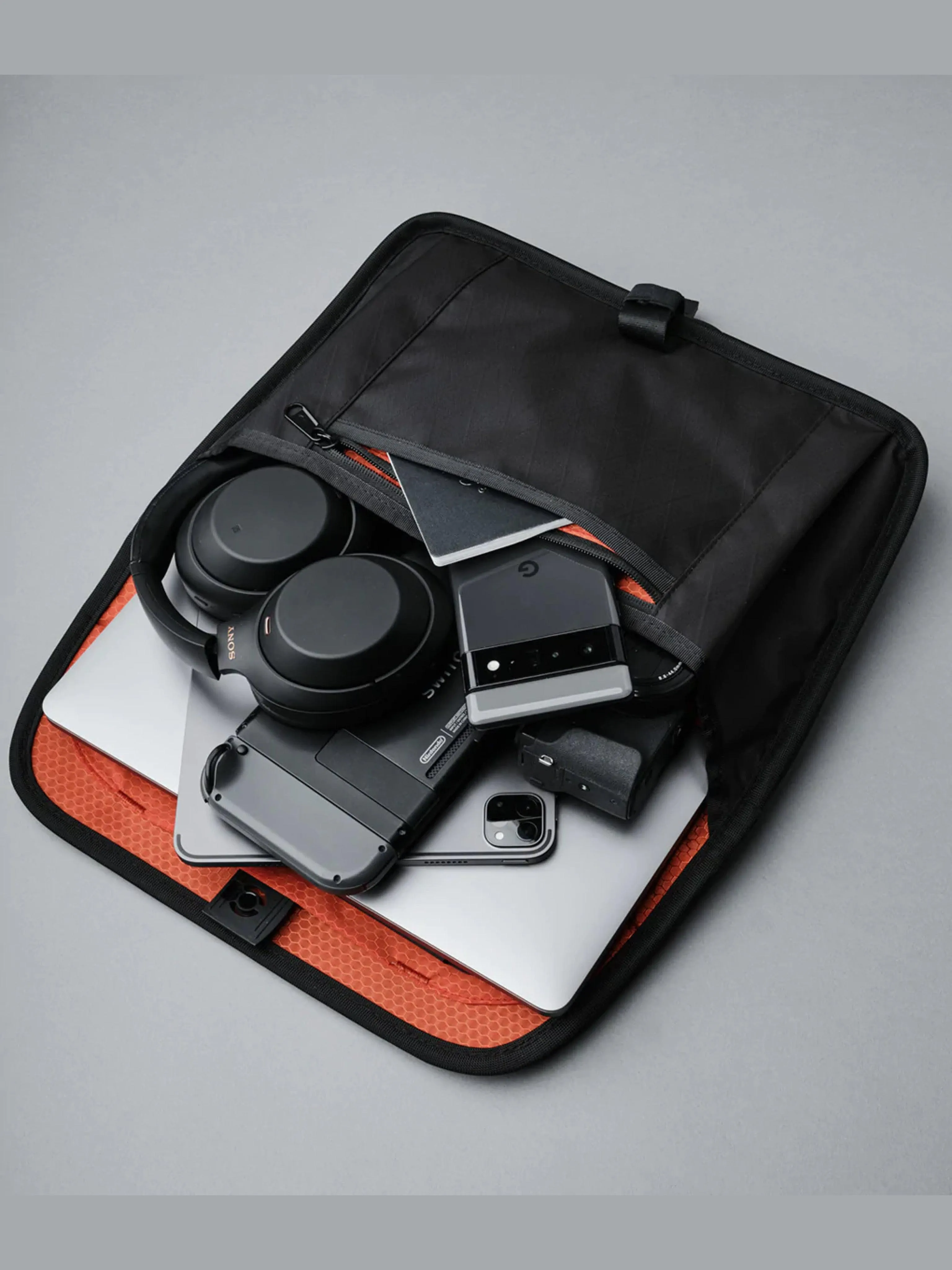 Alpaka Alpha Sling Limited Edition