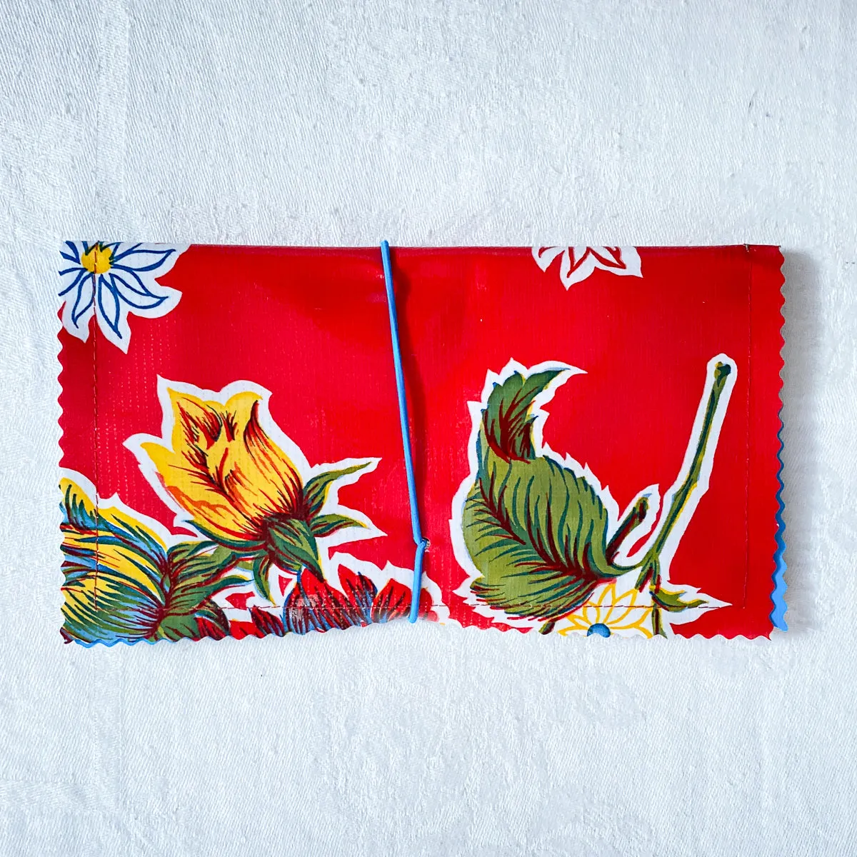 Checkbook-style Wallet