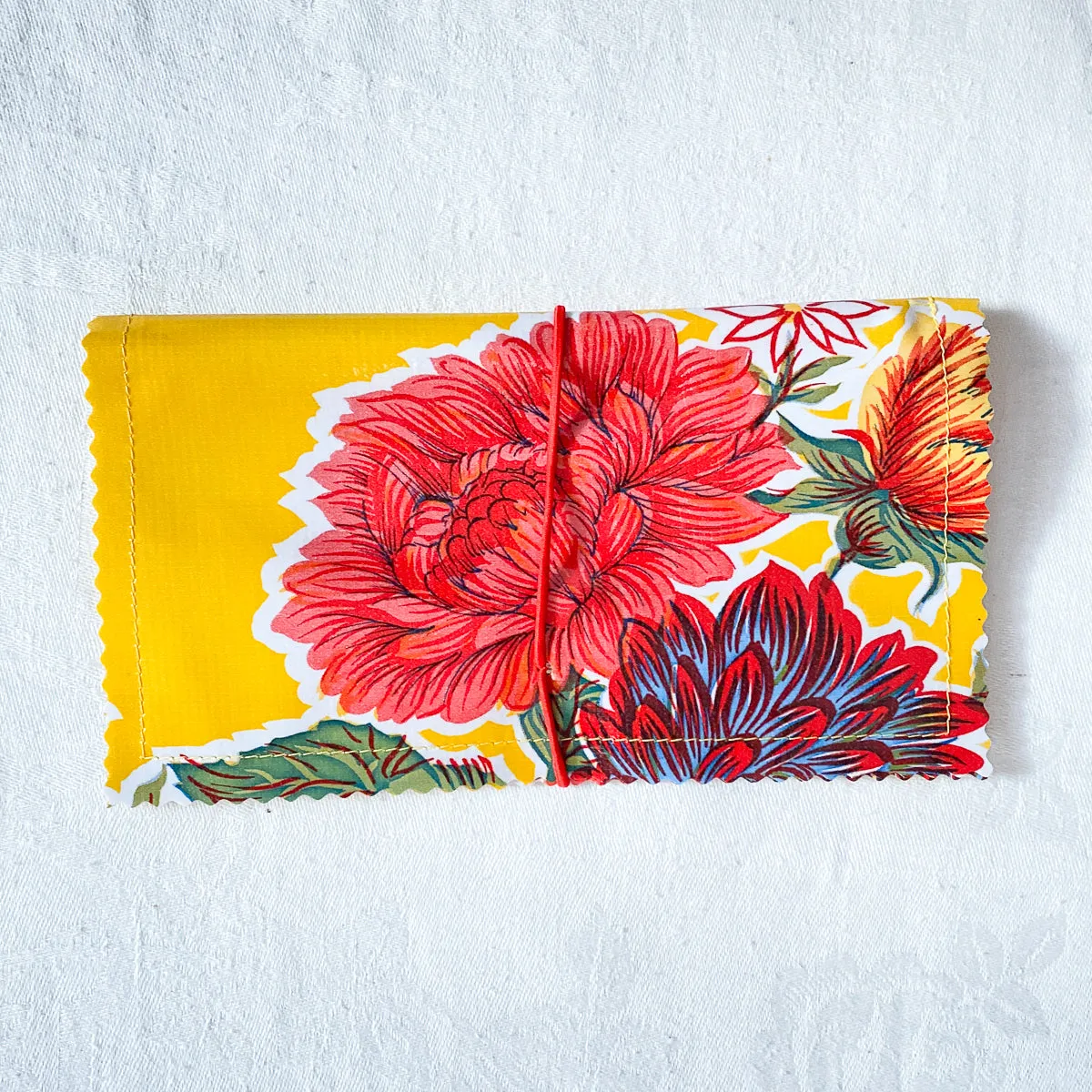 Checkbook-style Wallet
