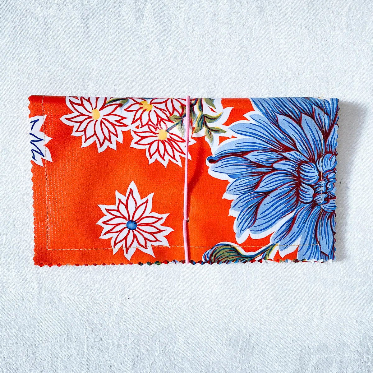Checkbook-style Wallet