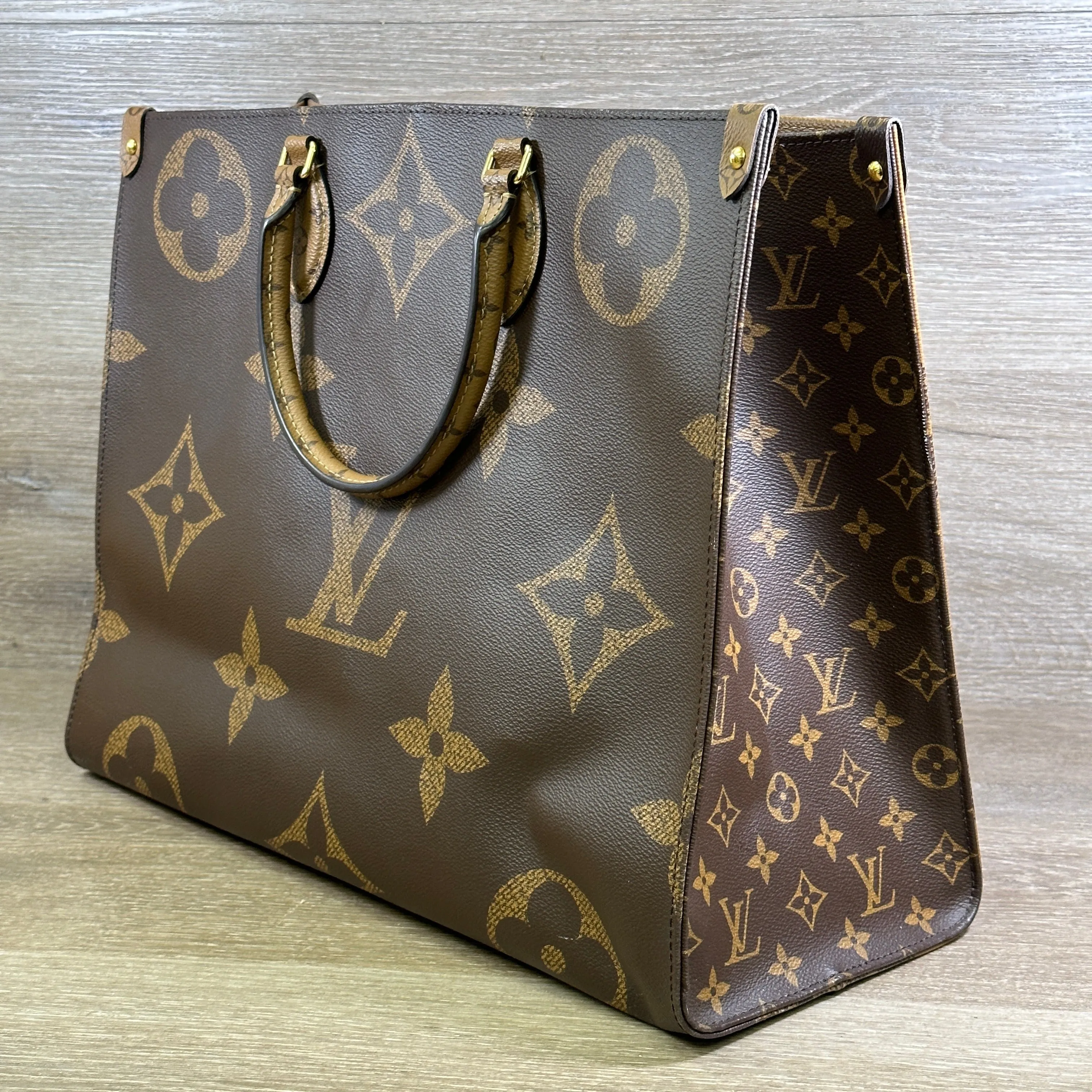 Louis Vuitton OnTheGo GM - Reverse Monogram