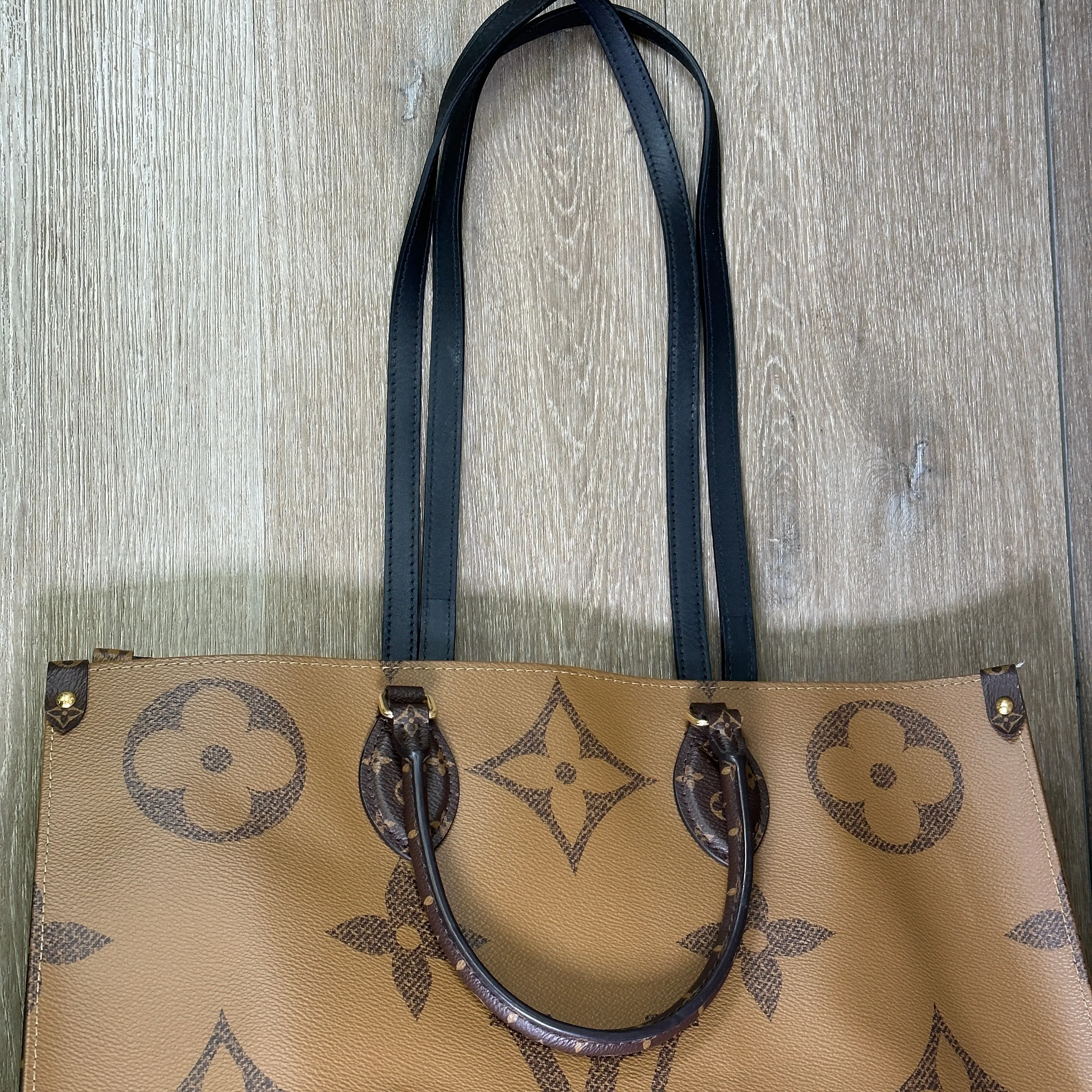 Louis Vuitton OnTheGo GM - Reverse Monogram