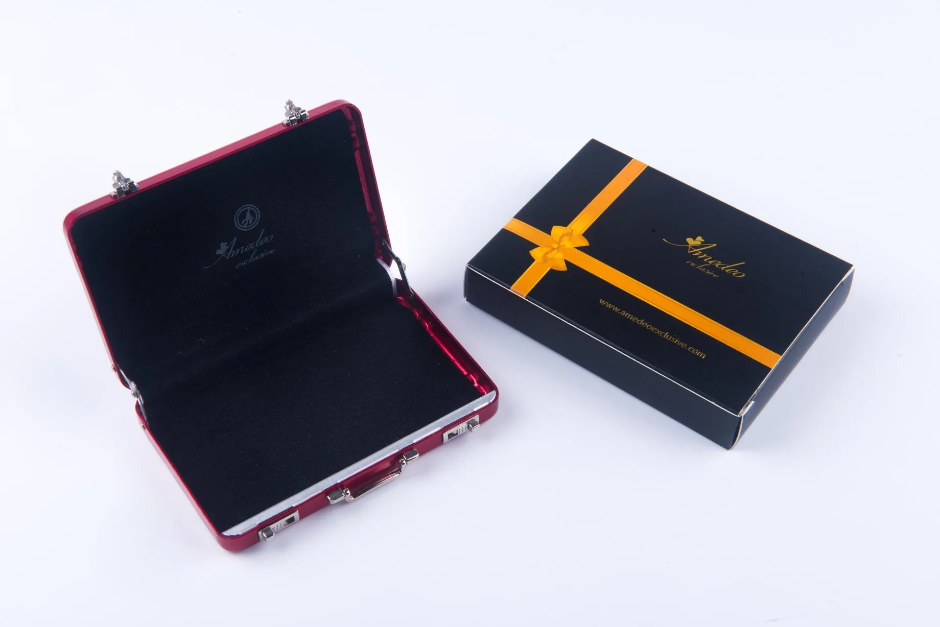 Metal Mens pocket sized Red Business Card Holder / Card Case / Visiting Card Case