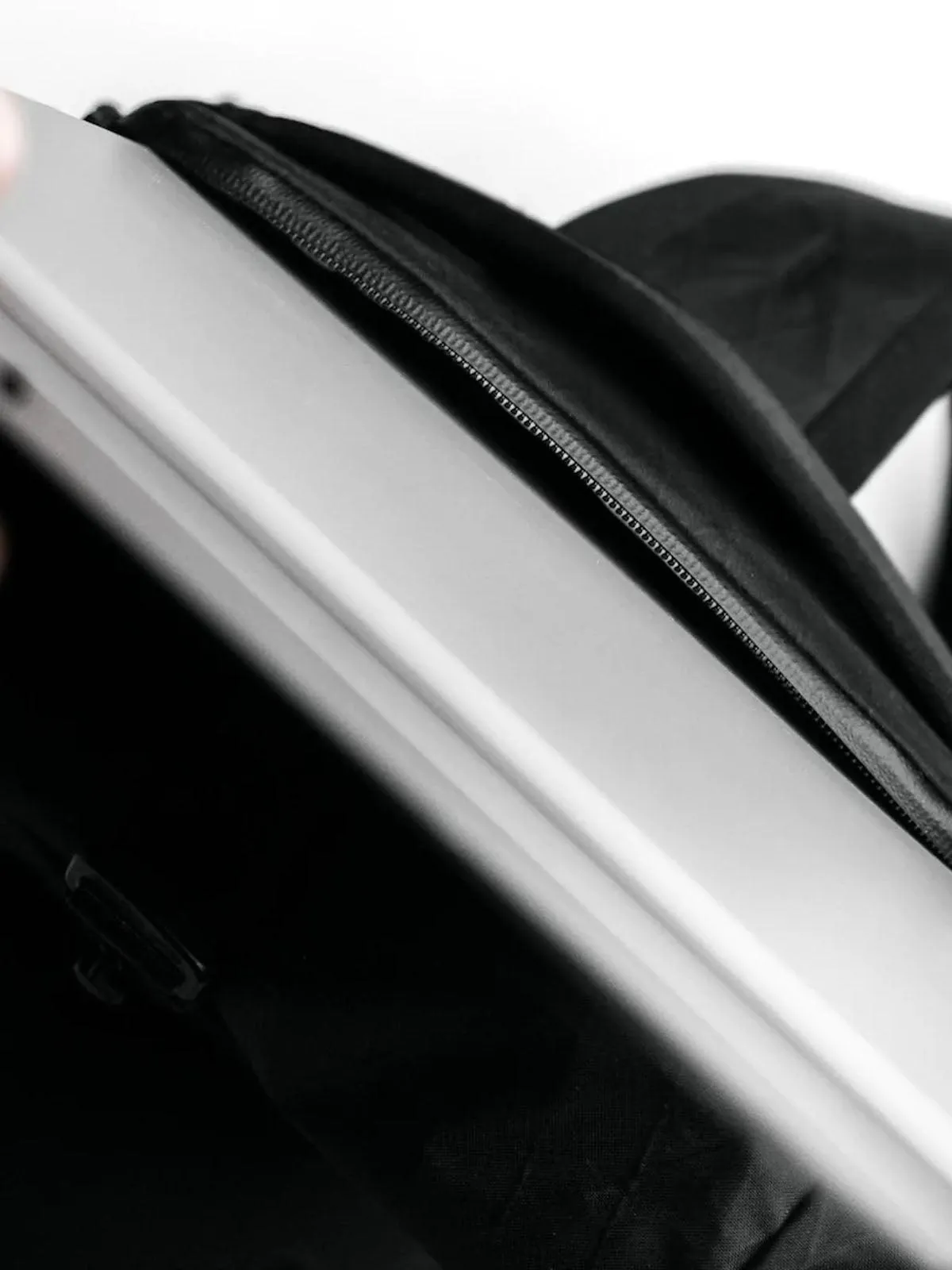 Modern Dayfarer Active Sling Pack