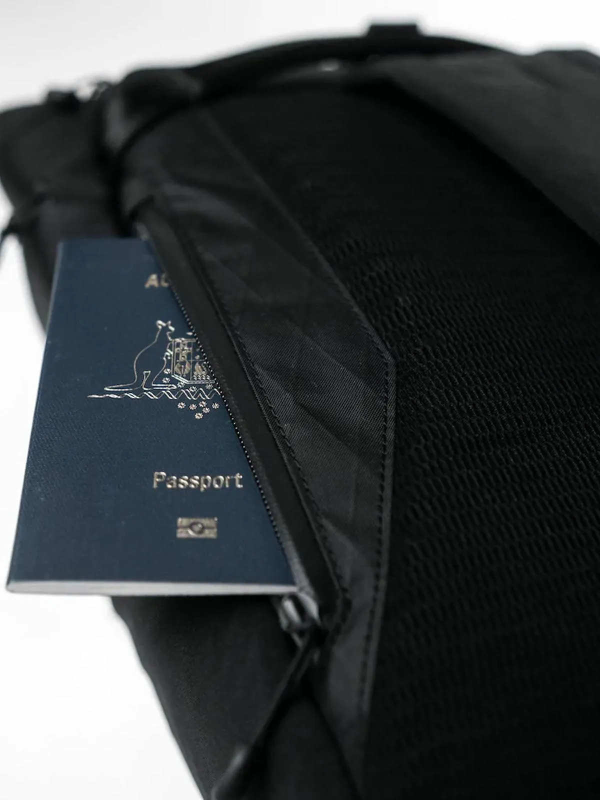 Modern Dayfarer Active Sling Pack