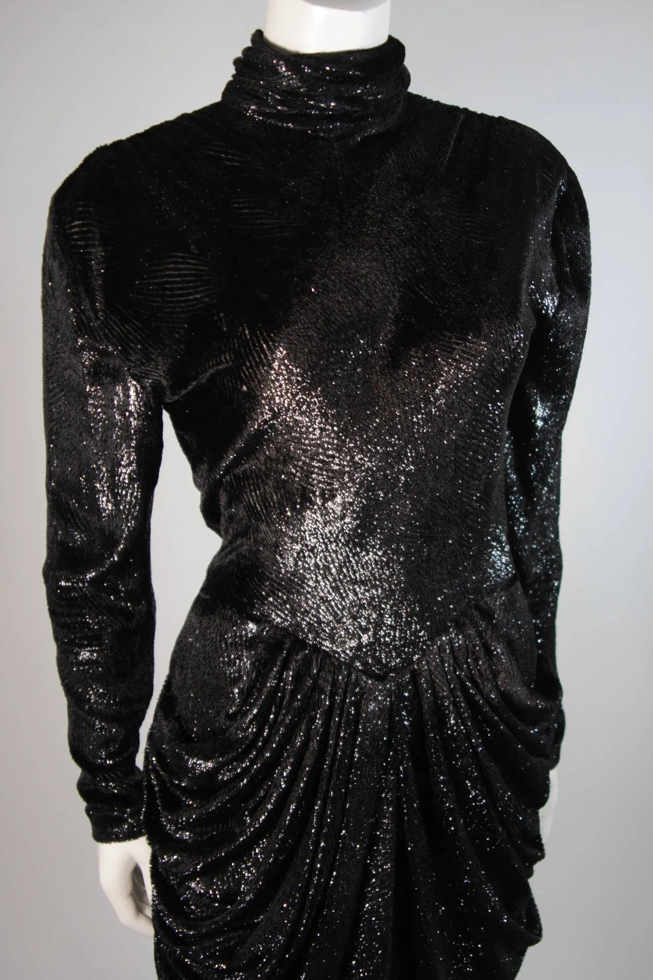 VICKY TIEL Black Metallic Velvet Cocktail Dress Size Small